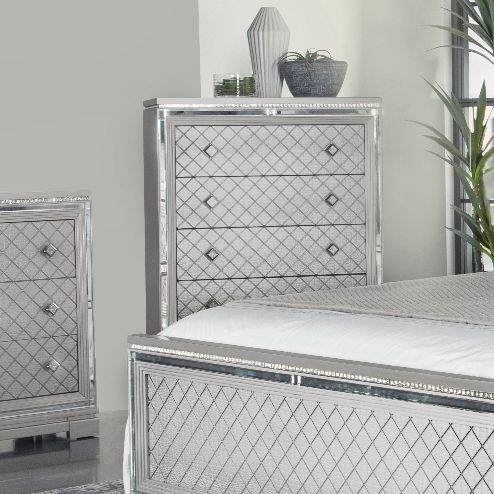 Eleanor Rectangular 5-drawer Chest Metallic Half Price Furniture