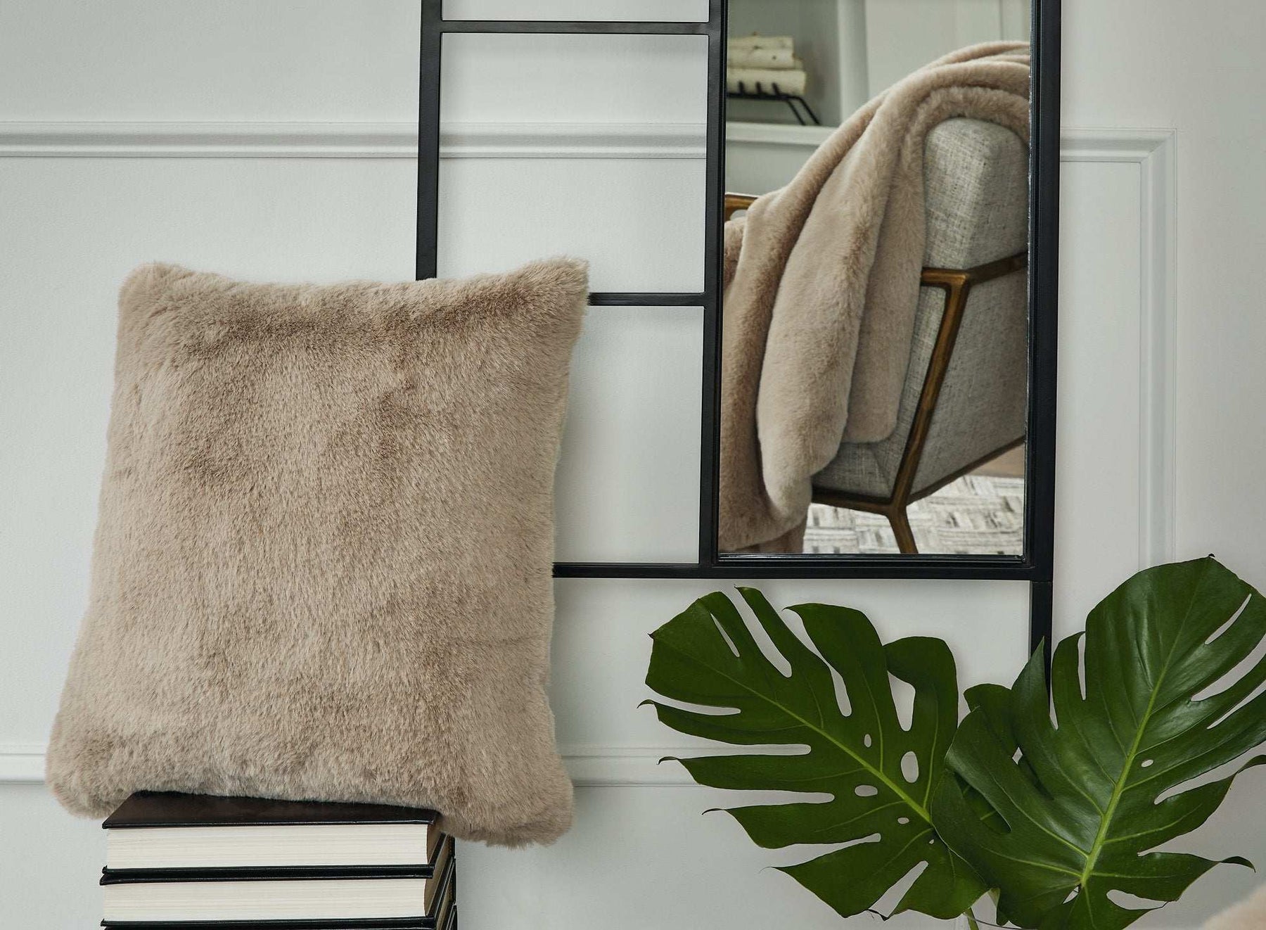 Gariland Pillow Half Price Furniture