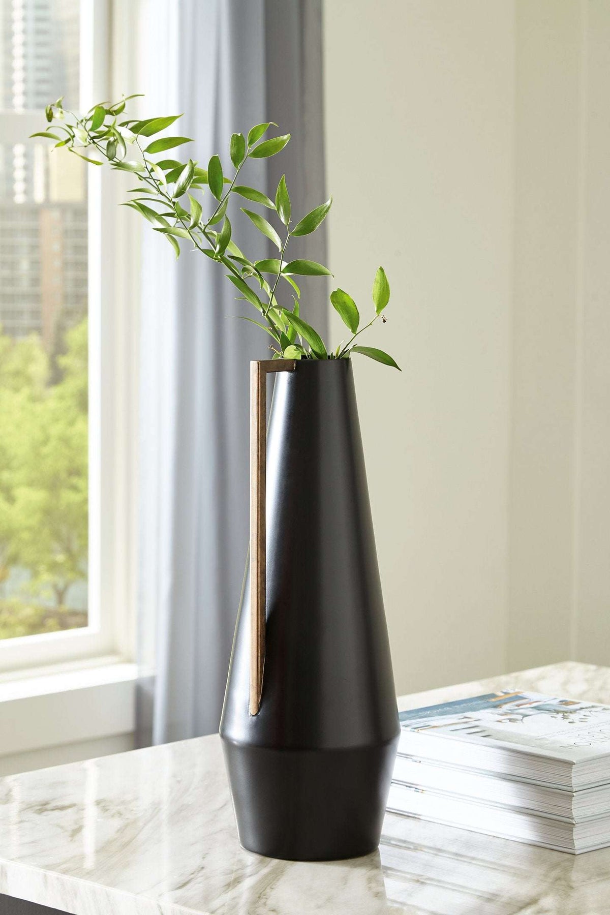 Pouderbell Vase Half Price Furniture