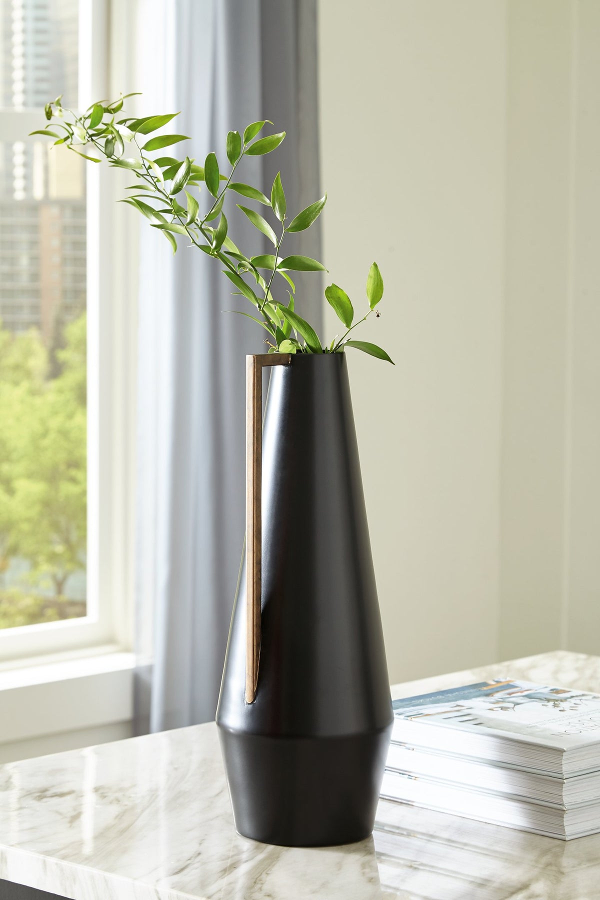 Pouderbell Vase - Half Price Furniture