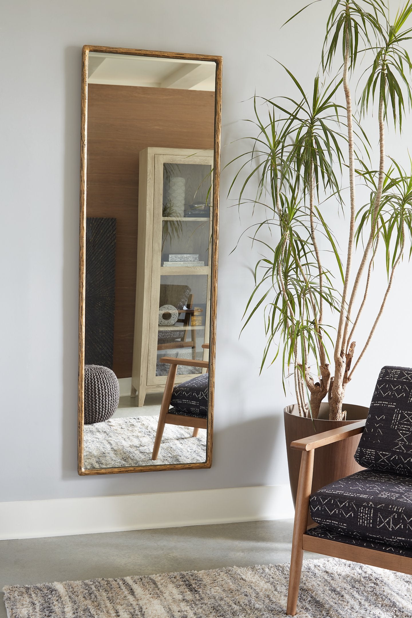 Ryandale Floor Mirror - Half Price Furniture