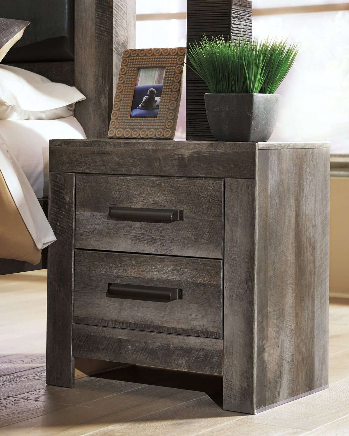 Wynnlow Nightstand - Half Price Furniture