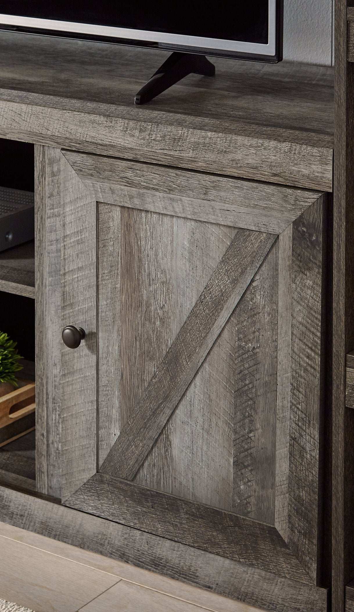 Wynnlow 3-Piece Entertainment Center Half Price Furniture