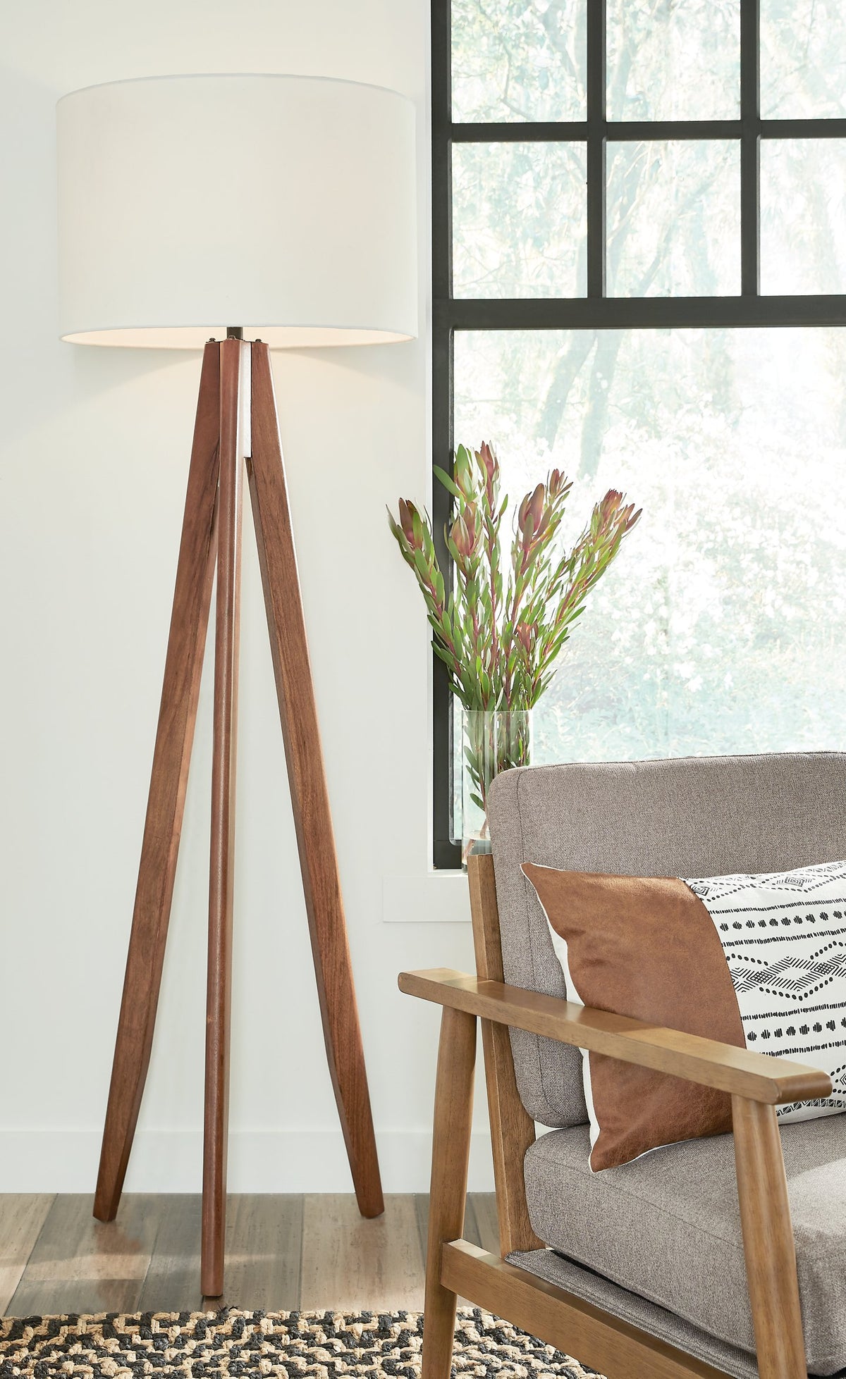 Dallson Floor Lamp - Lamp - Half Price Furniture