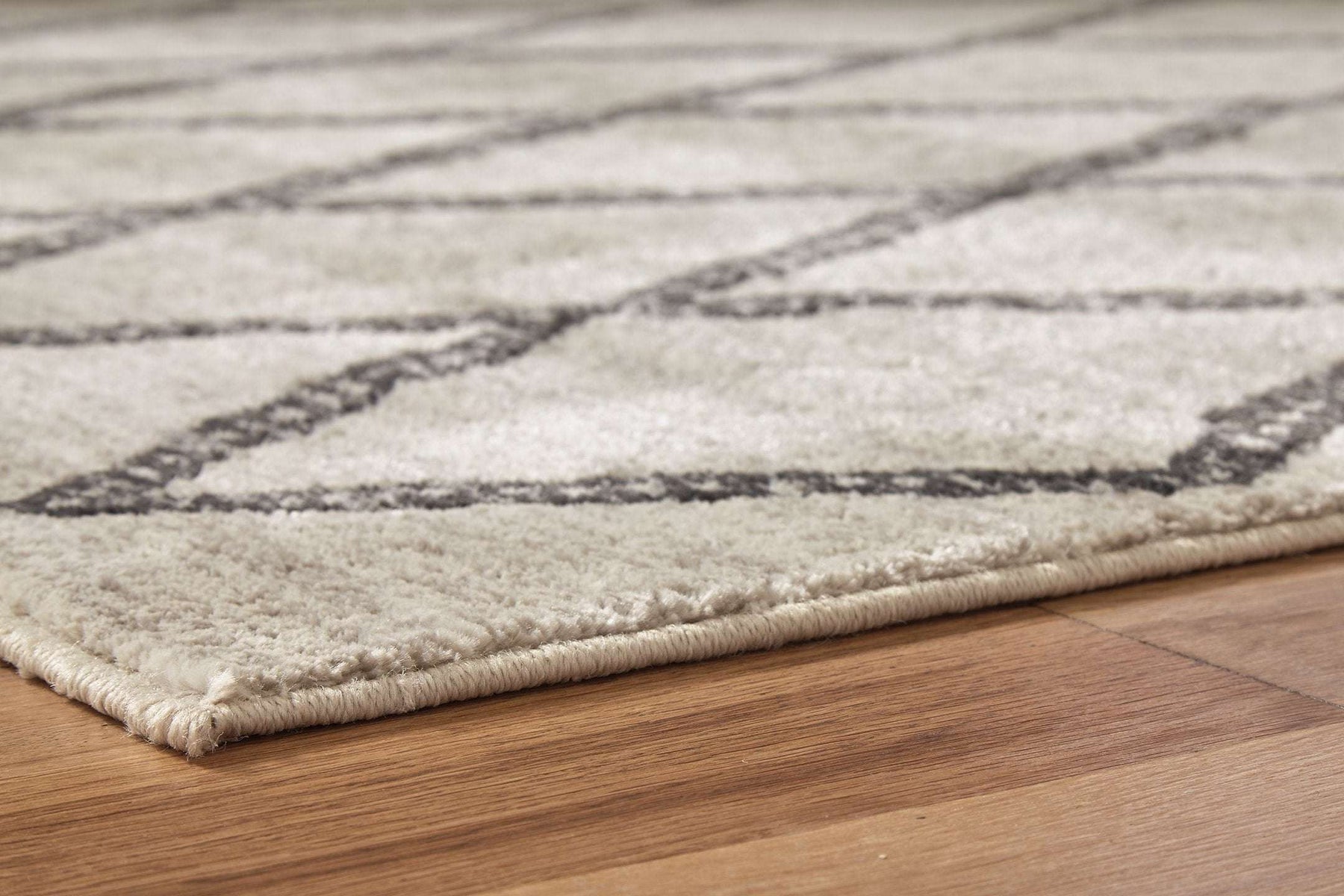 Jarmo 5' x 7' Rug - Half Price Furniture