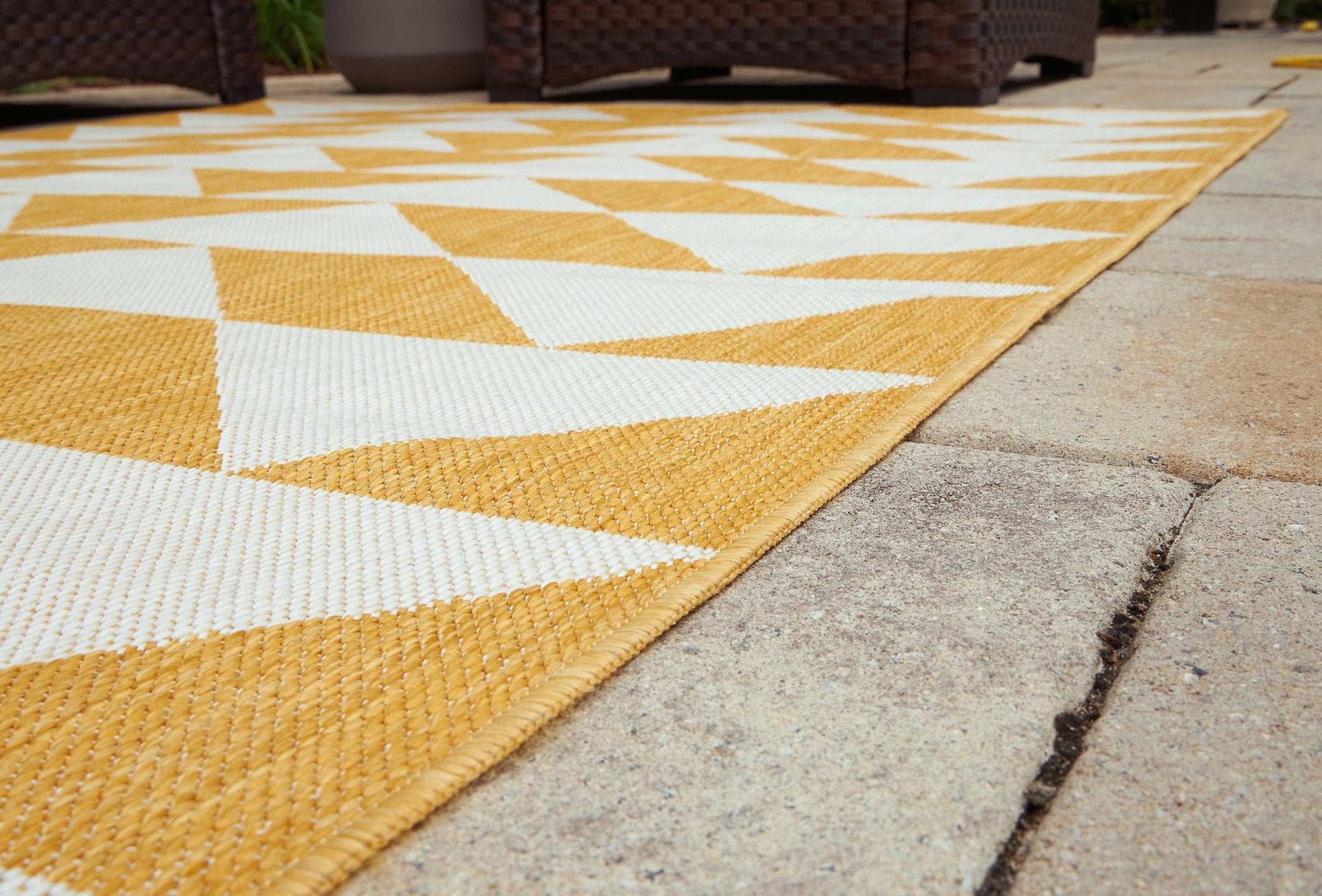 Thomley 5' x 7' Rug Half Price Furniture