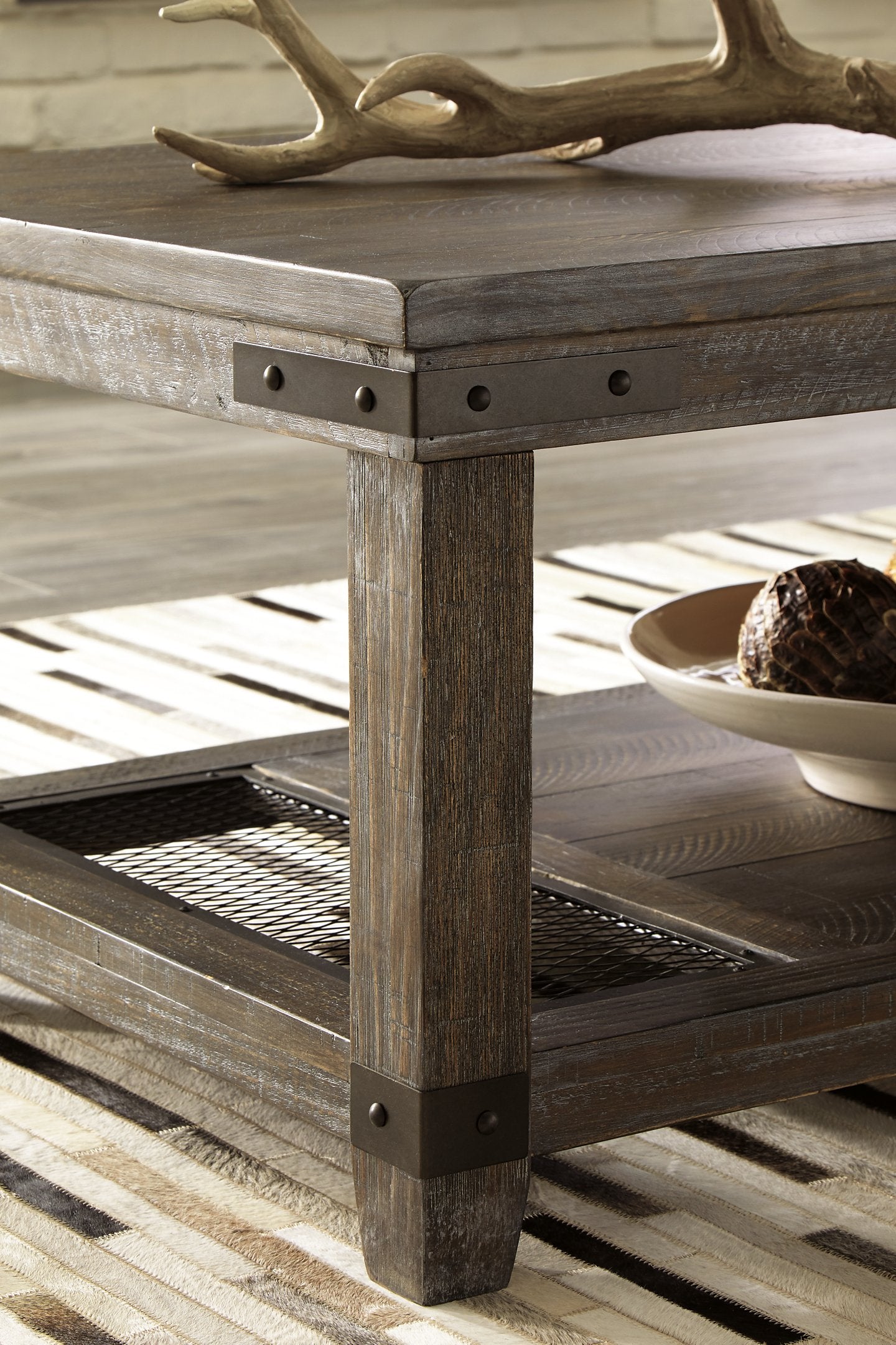 Danell Ridge Table Set Half Price Furniture
