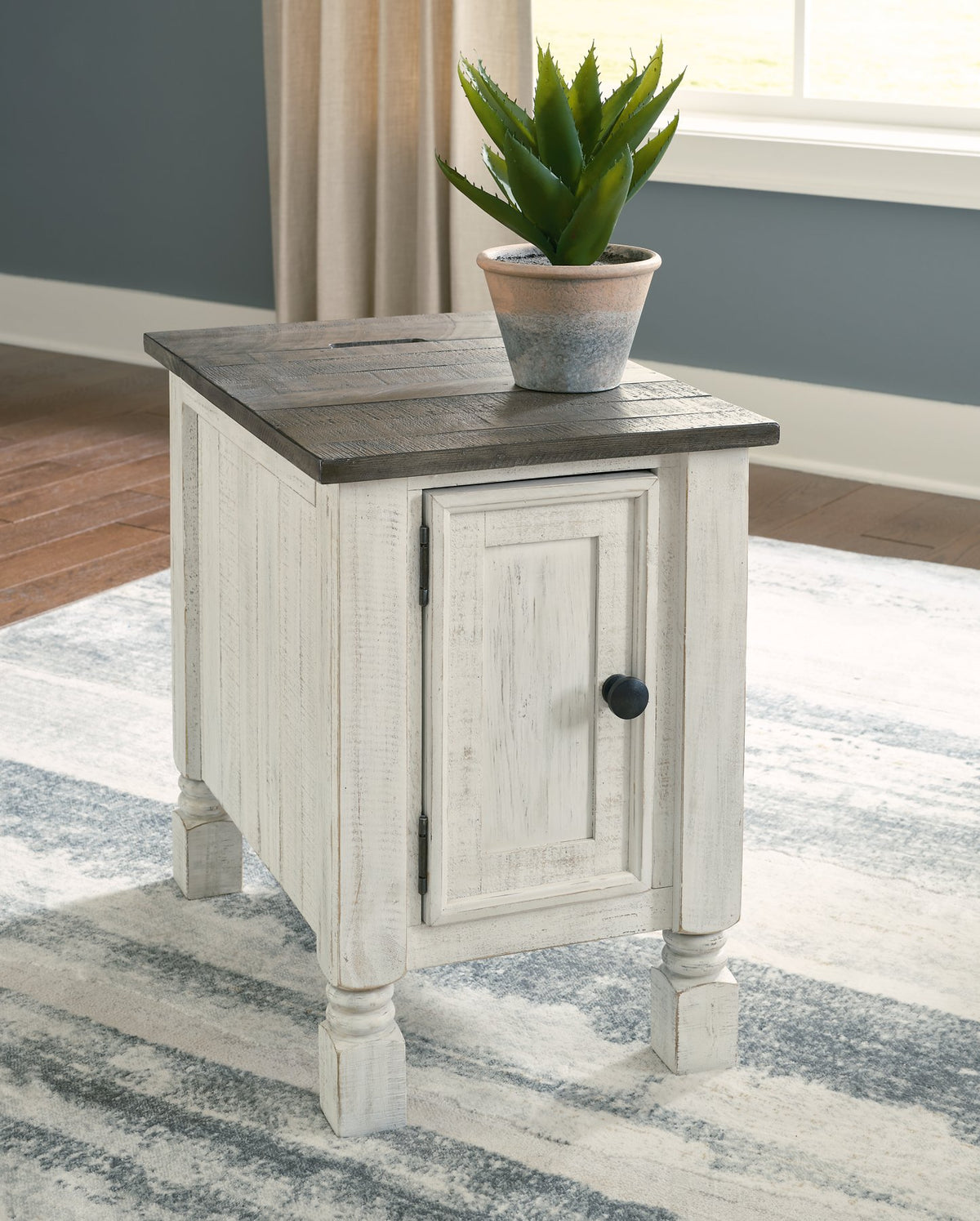 Havalance Chairside End Table  Half Price Furniture