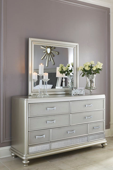 4 Pc Coralayne Queen Bedroom Set