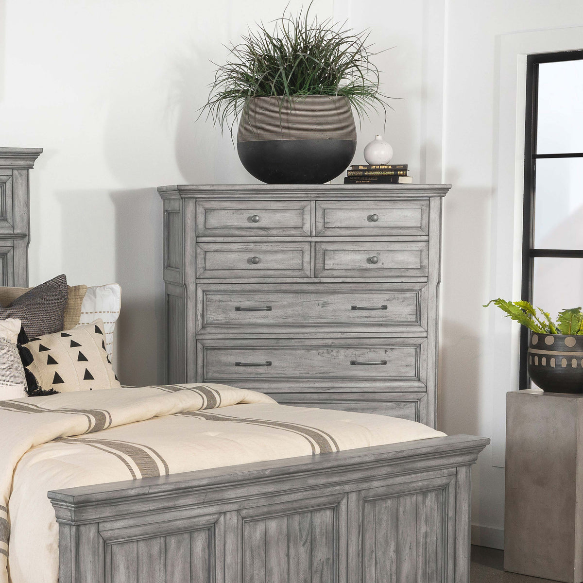 Avenue 8-drawer Rectangular Chest Grey  Half Price Furniture