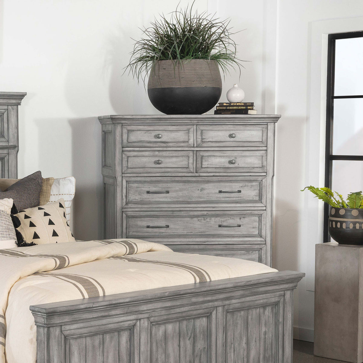 Avenue 8-drawer Rectangular Chest Grey Half Price Furniture
