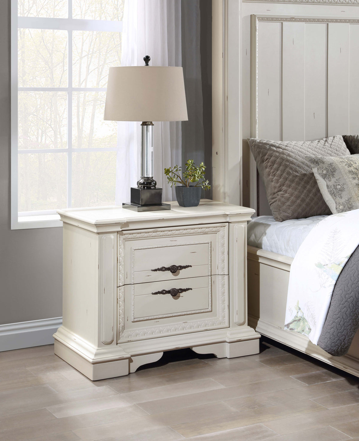 Evelyn 2-drawer Nightstand with USB Ports Antique White  Half Price Furniture