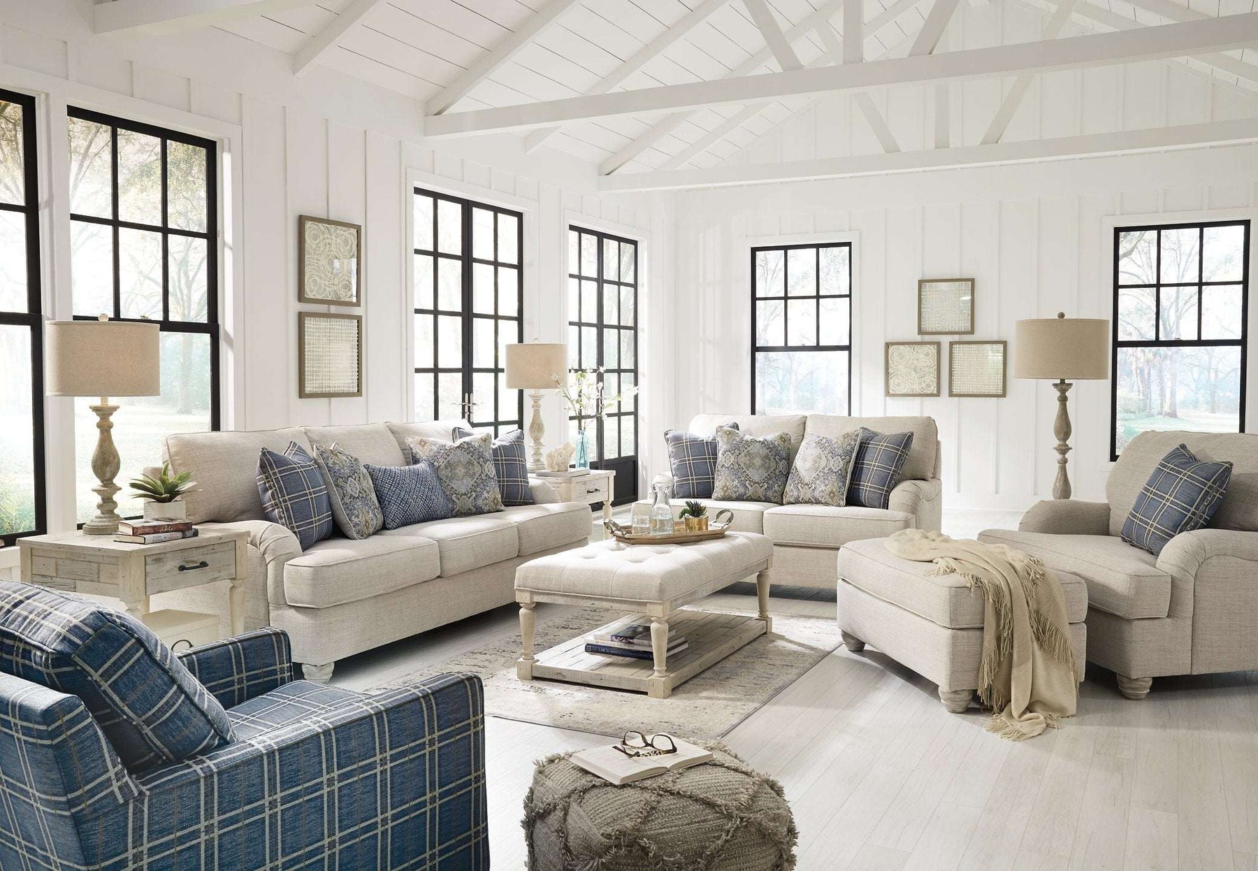 Traemore Oversized Chair Half Price Furniture