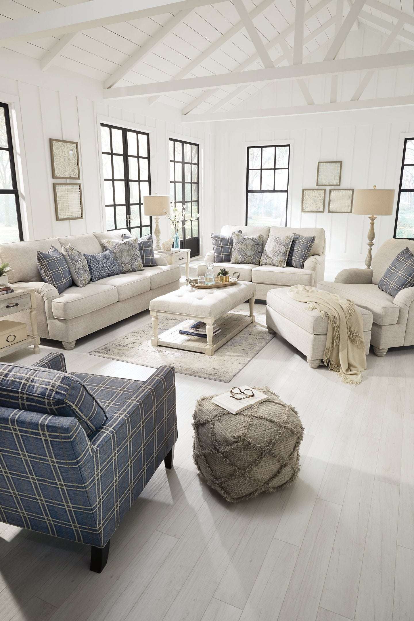 Traemore Oversized Chair Half Price Furniture