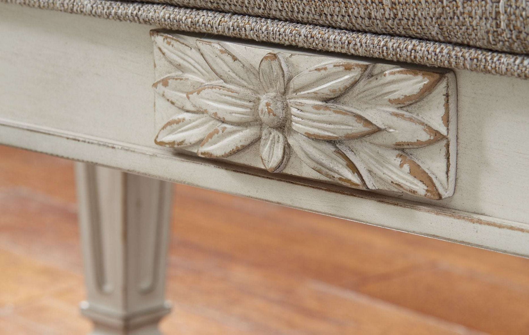 Realyn Accent Bench Half Price Furniture