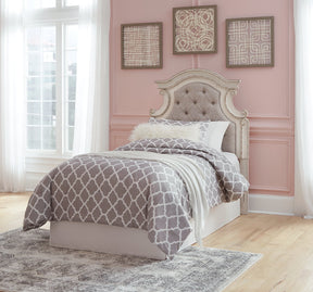 Realyn Bed - Half Price Furniture