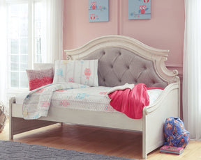 Realyn Bed - Half Price Furniture