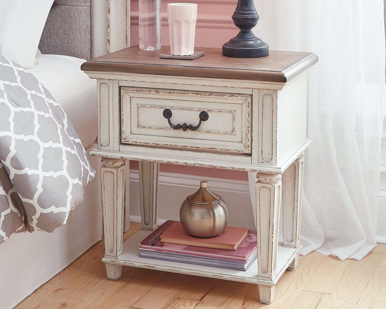 Realyn Nightstand - Half Price Furniture
