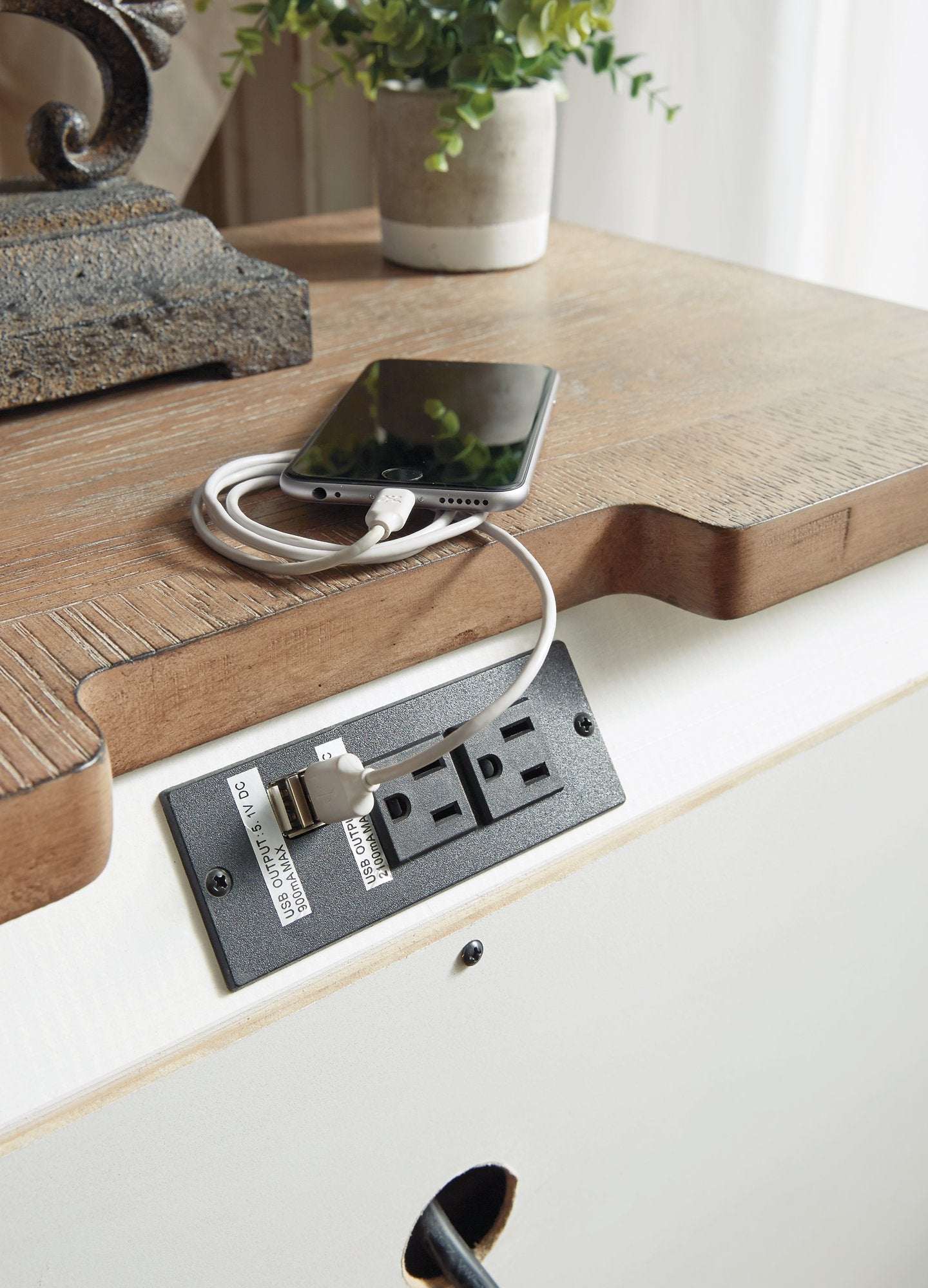 Realyn Nightstand - Half Price Furniture