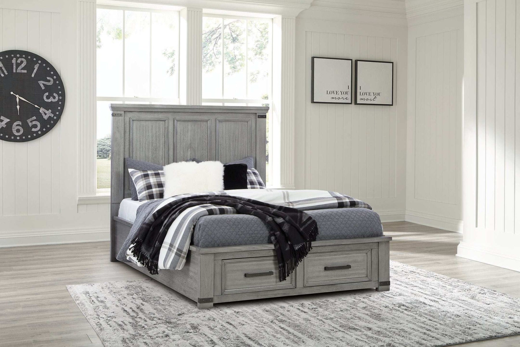 Russelyn Storage Bed - Half Price Furniture