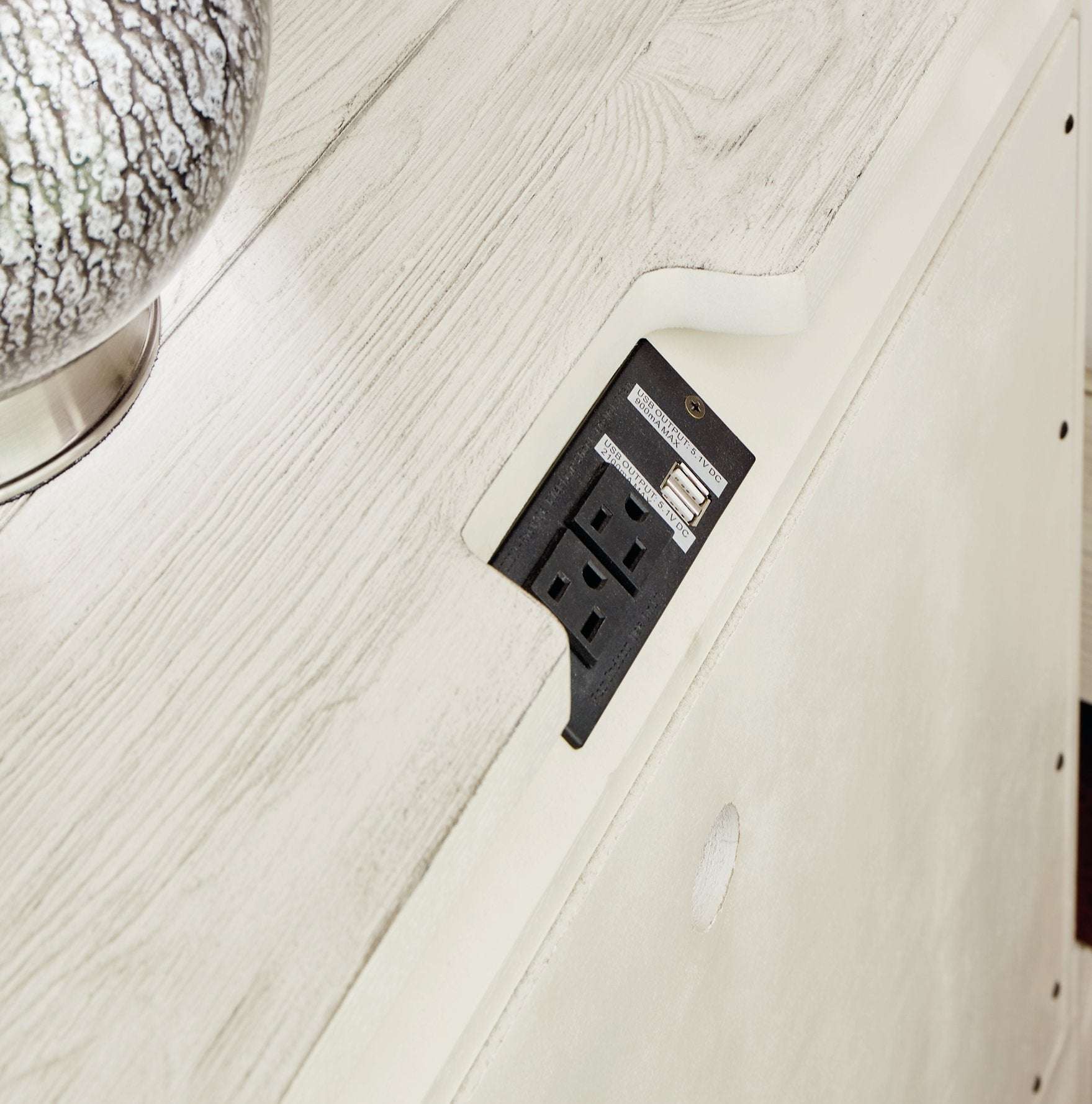 Arlendyne Nightstand - Nightstand - Half Price Furniture