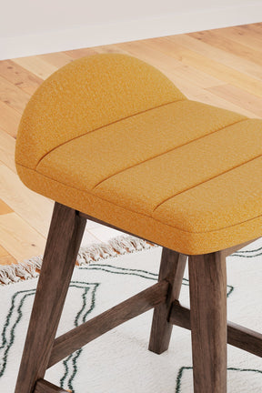 Lyncott Counter Height Bar Stool Half Price Furniture