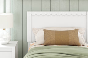 Hallityn Bed - Half Price Furniture