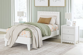 Hallityn Bed - Half Price Furniture
