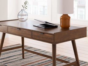 Lyncott Home Office Set - Half Price Furniture