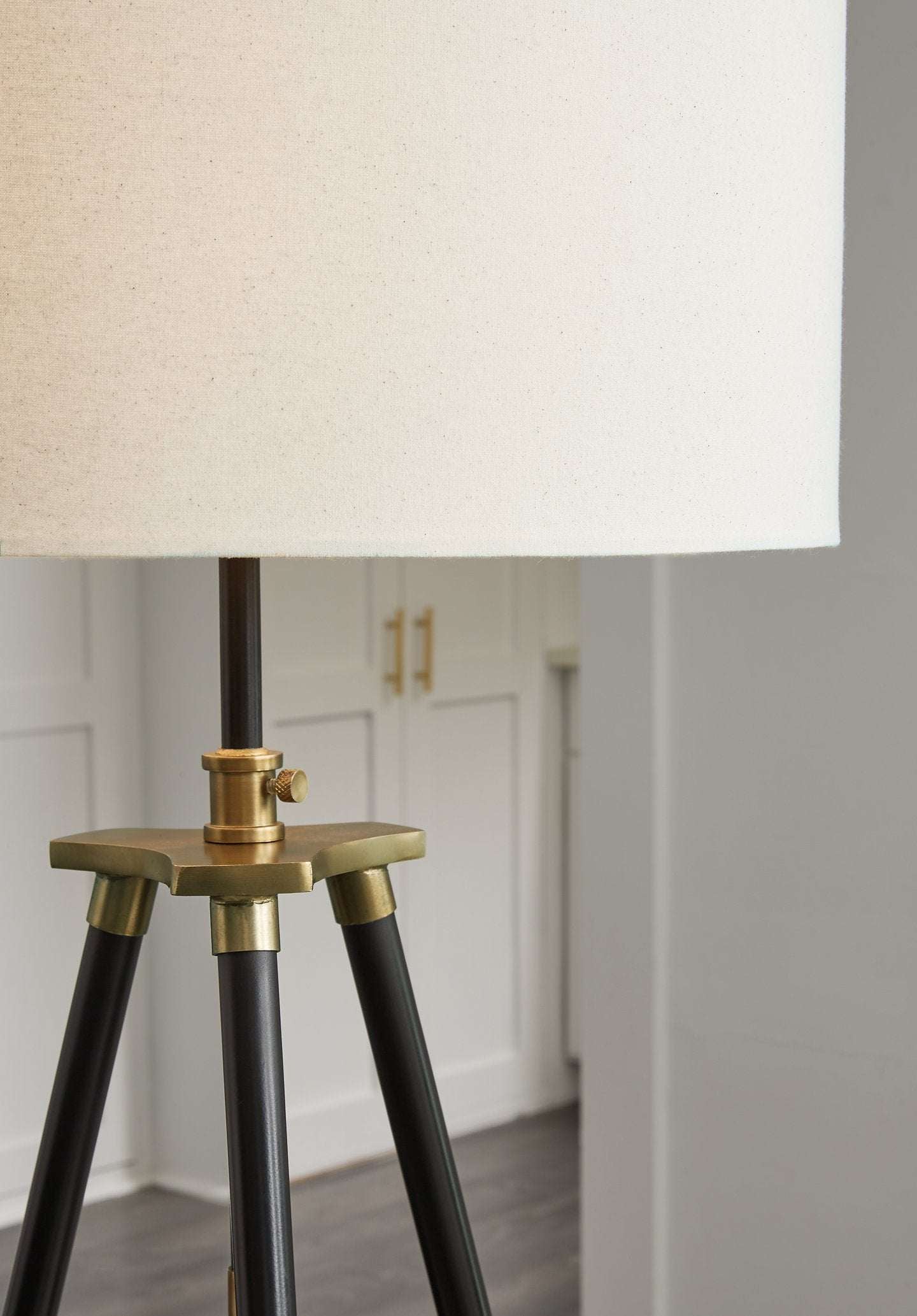 Cashner Floor Lamp - Lamp - Half Price Furniture
