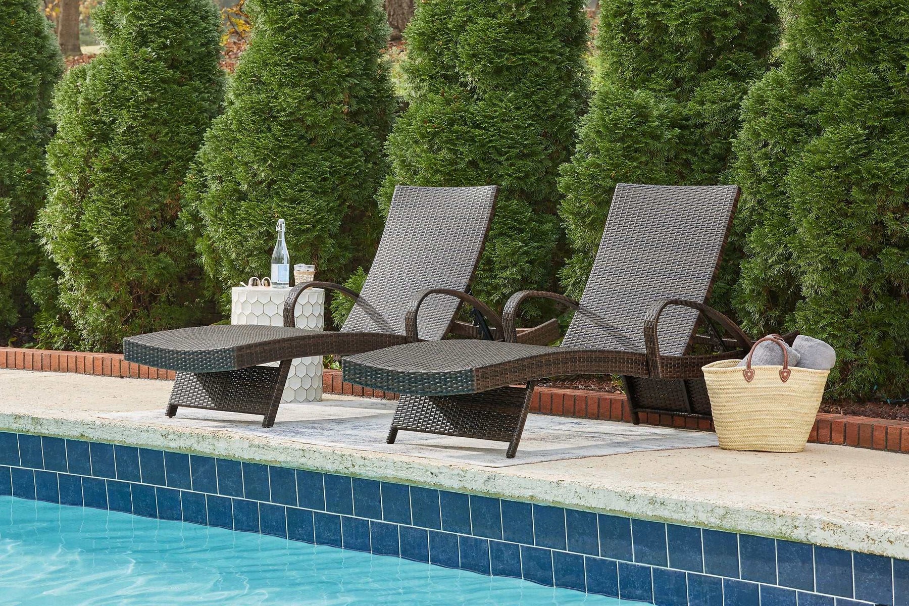 Kantana Chaise Lounge (set of 2) Half Price Furniture