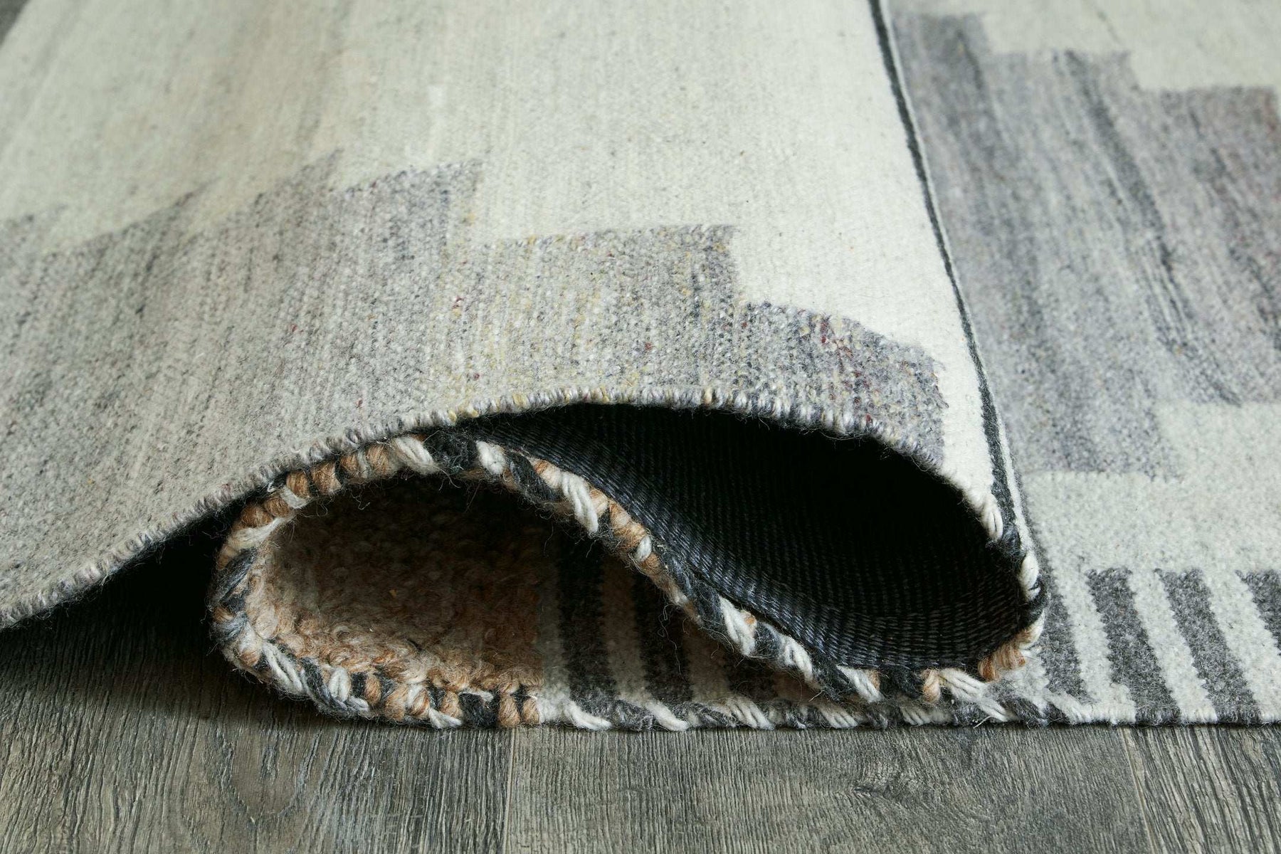 Roxsburg 7'8" x 10' Rug - Half Price Furniture