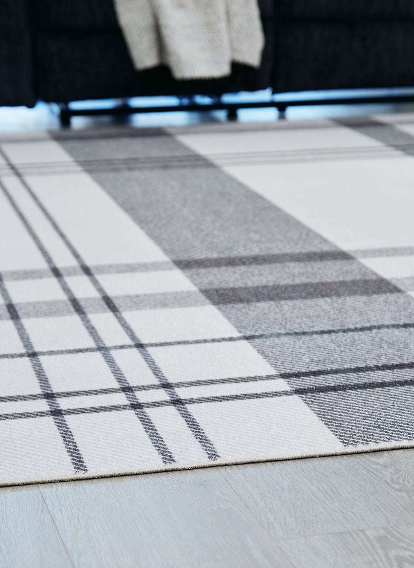 Kaidlow 7'5" x 9'6" Rug Half Price Furniture