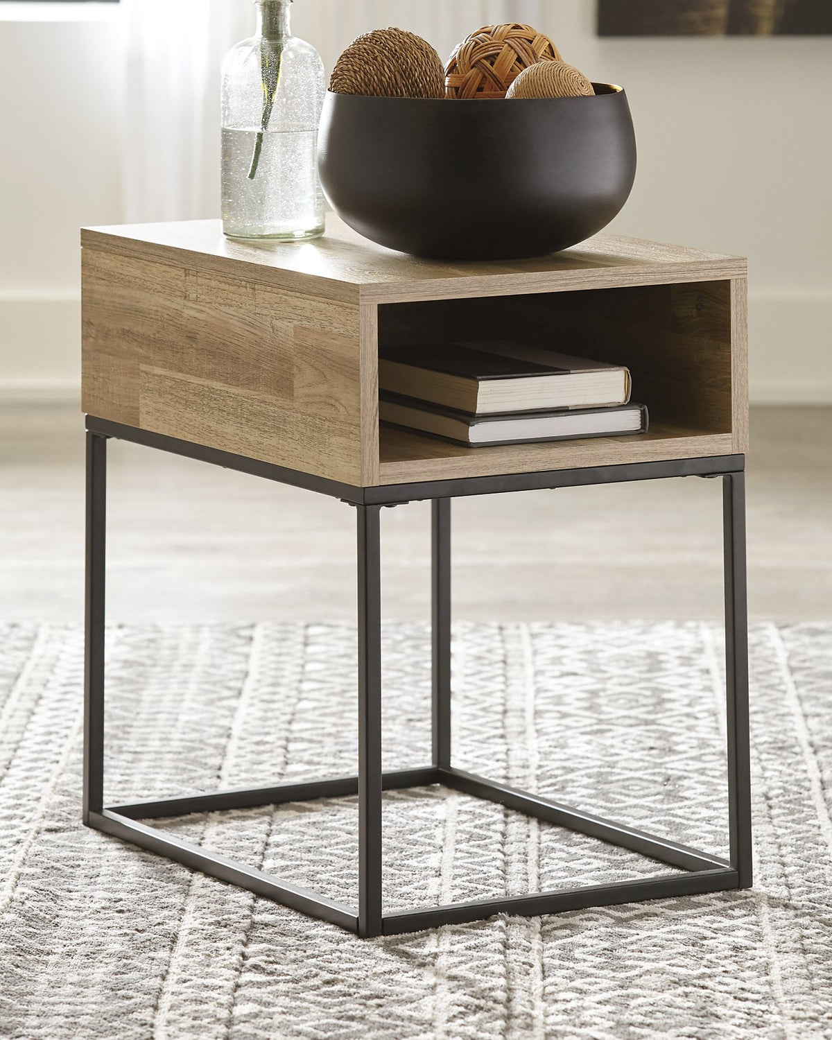 Gerdanet End Table - Half Price Furniture