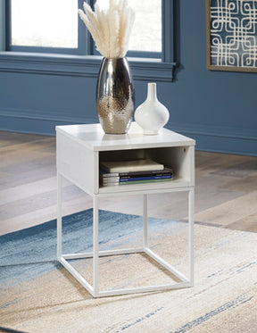 Deznee End Table - Half Price Furniture