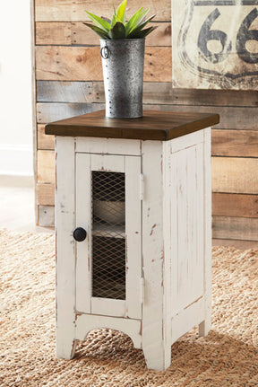 Wystfield Chairside End Table - End Table - Half Price Furniture