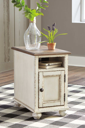 Realyn Chairside End Table - Half Price Furniture