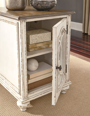 Realyn Chairside End Table - Half Price Furniture