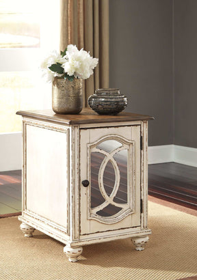 Realyn Chairside End Table - Half Price Furniture