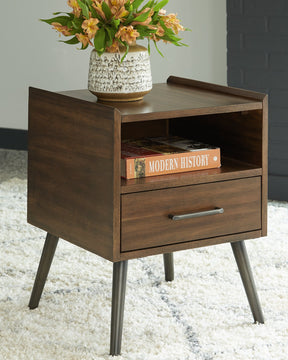 Calmoni End Table - End Table - Half Price Furniture