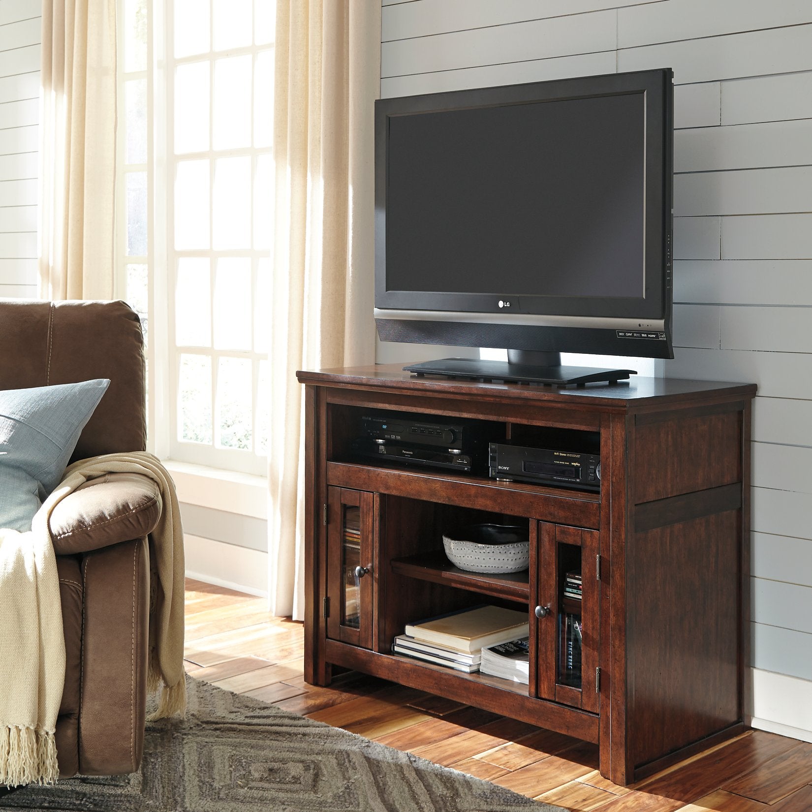 Harpan 42" TV Stand - Half Price Furniture